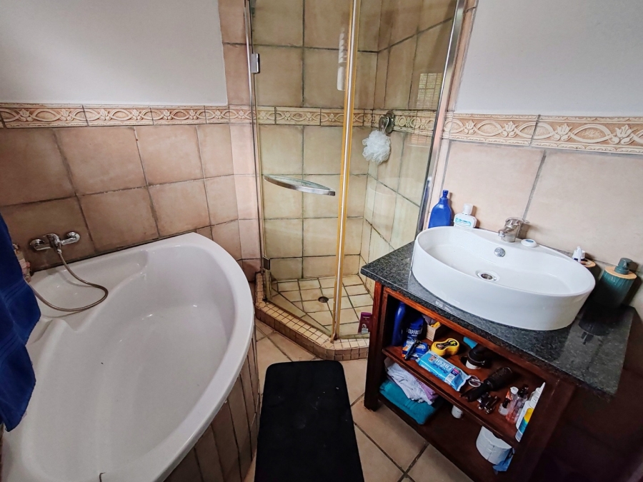 3 Bedroom Property for Sale in Mooivallei Park North West